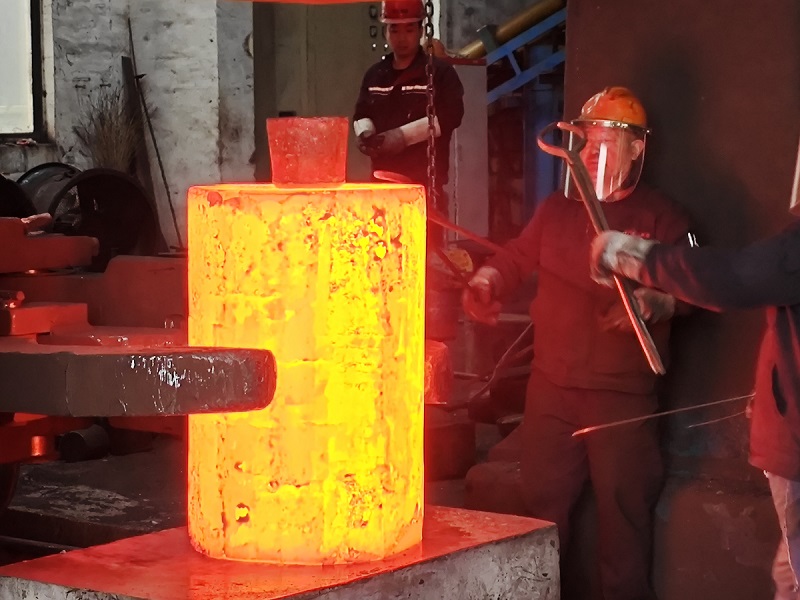 什么是自由鍛？重型鋼鍛件背后的關鍵工藝